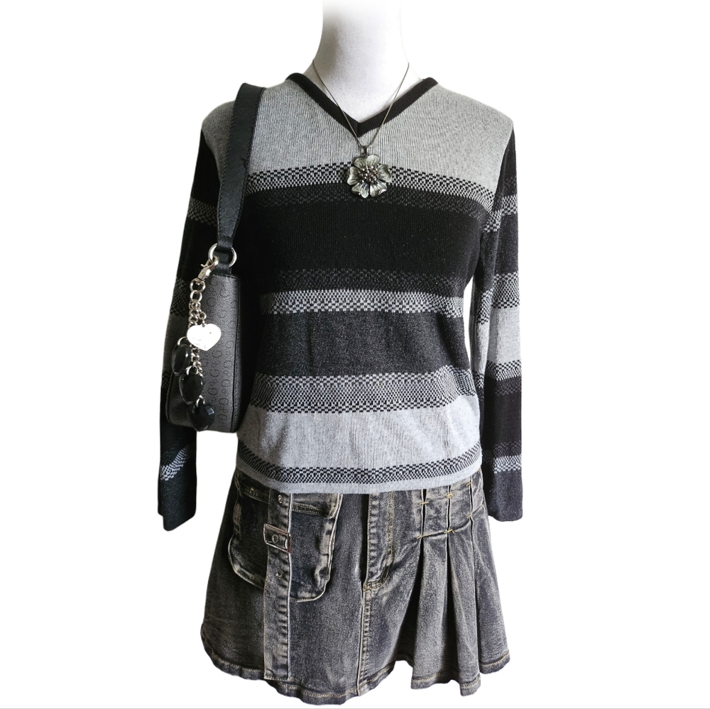 Vintage The Great American Sweater Striped Gray & Black 90s Womens Medium